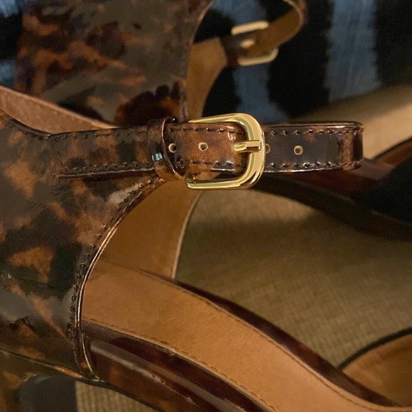 Sofft Almond Toe Suede Patent Heel - Picture 13 of 13